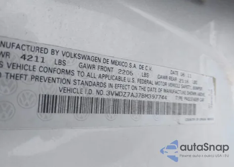 2011 Volkswagen Jetta 2.5L Se z USA, uszkodzony, nr VIN 3VWDZ7AJ7BM397744